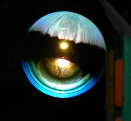 Xem bong bóng xà phòng… đông lạnh Bong bóng đóng băng