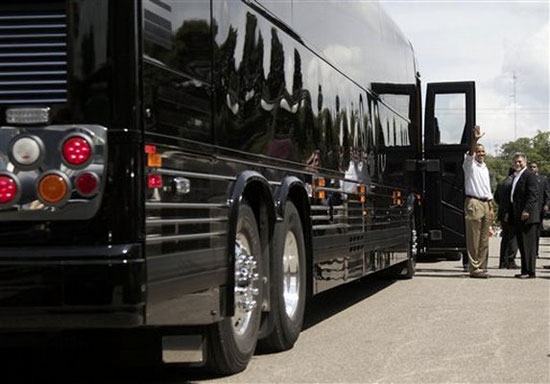 Siêu xe bus của tổng thống Mỹ Obama trị giá 1,1 triệu USD tong thong obama ben chiec xe bus bac trieu