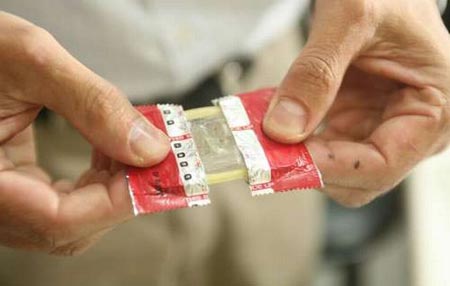 Nam Phi cấm nhập khẩu bao cao su TQ vì… quá nhỏ BCS-16.9_Trung-quoc-anh-minh-hoa
