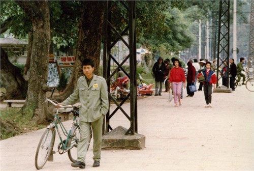 ngam-anh-ha-noi-nhung-nam-90-37.jpg (500×328)