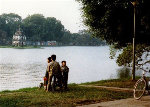 ngam-anh-ha-noi-nhung-nam-90-37.jpg (500×328)