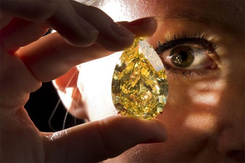Viên kim cương hình quả lê trị giá triệu đô | giọt nắng | qua le | giot nang