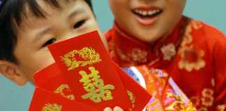 Bao lì xì đỏ “chào đời” như thế nào? Bao lì xì đỏ "chào đời" như thế nào? (1)