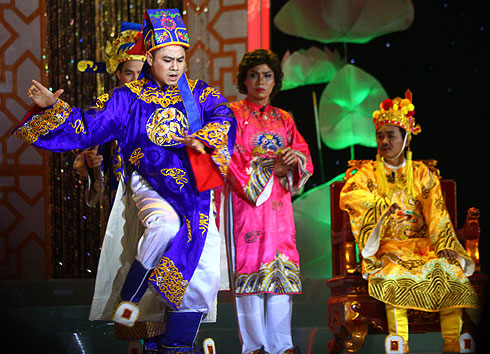 Xem lại màn dạy học bằng … nhạc cổ truyền bất hủ