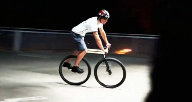 Độc đáo xe đạp không cần … xích