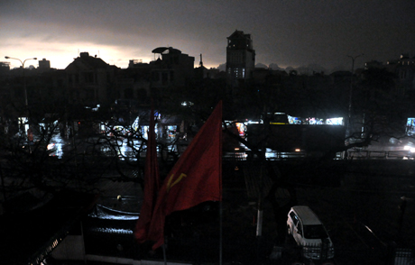 Hiện tượng lạ, ngày "bỗng thành" đêm ở TP Hạ Long