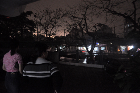 Hiện tượng lạ, ngày "bỗng thành" đêm ở TP Hạ Long