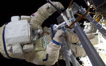 Phát hiện sinh vật sống bên ngoài trạm vũ trụ quốc tế ISS