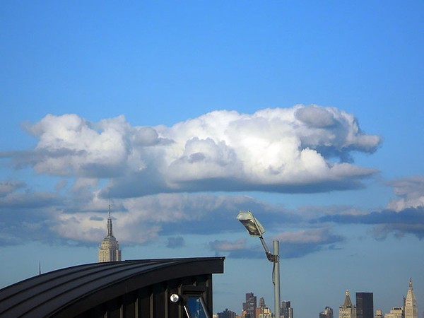 Chiêm ngưỡng những đám mây "tình cờ" với hình dáng thú vị