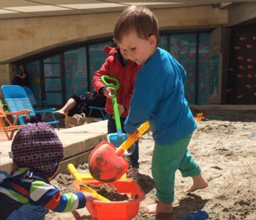 Bé 5 tuổi đào hầm trốn khỏi trường mẫu giáo