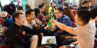 77% đàn ông VN uống rượu bia – đứng đầu thế giới