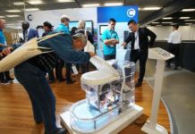 Cận cảnh bồn cầu kiểu mới của Bill Gates: có thể tách nước khỏi phân Cận cảnh bồn cầu kiểu mới của Bill Gates: Không cần nước, xử lý chất thải không để lại mùi, có thể tách nước khỏi phân