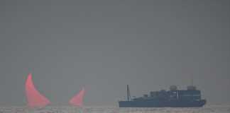 Khoảnh khắc “bắt” được ảnh sừng quỷ kỳ dị