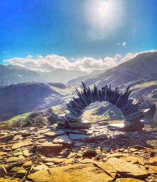 Lake District trở nên huyền bí bởi sự xuất hiện các tác phẩm nghệ thuật bằng đá tinh xảo 