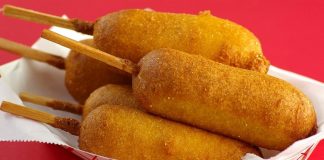 Sự thật thú vị về corn dogs (xúc xích tẩm bột ngô) Sự thật thú vị về corn dogs (xúc xích tẩm bột ngô)
