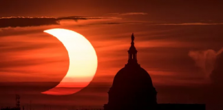 Không được chiêm ngưỡng nhật thực ‘vòng lửa’? Những bức ảnh tuyệt đẹp này sẽ khiến bạn kinh ngạc