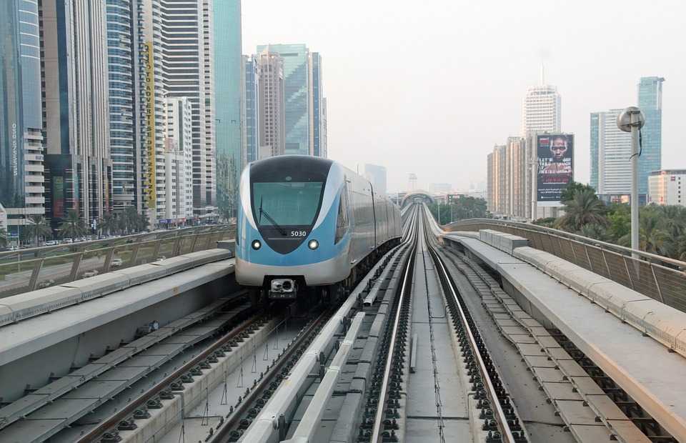 Tàu điện ngầm Dubai là hình thức giao thông đáng tin cậy nhất ở UAE.
