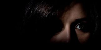 Sợ bóng tối? Đổ lỗi cho bộ não của bạn, không phải quái vật dưới gầm giường