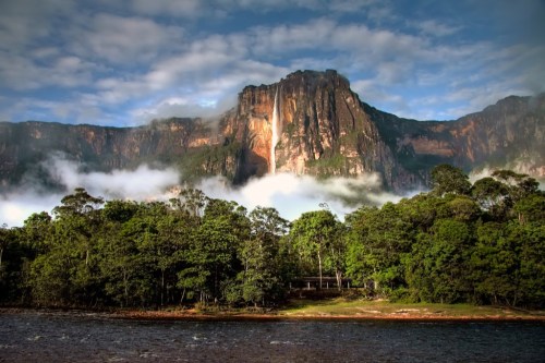 Thác Angel ở Venezuela. Ảnh: Shutterstock Thác Angel ở Venezuela. Ảnh: Shutterstock