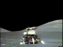 Việc thiếu bầu khí quyển và lực hấp dẫn tại Mặt trăng khiến tàu Apollo 17 dễ thoát ra khỏi bề mặt của mặt trăng hơn. Trên Trái đất, chúng ta phải chống lại lực cản của không khí và tăng tốc lên khoảng ~ 25.000 dặm / giờ (40.000 km / giờ) để thoát khỏi lực hấp dẫn của hành tinh chúng ta. Để thoát khỏi Mặt trăng, không có sức cản của không khí nên tốc độ thoát chỉ bằng ~ 20% so với trên Trái đất. Nguồn: KIPP TEAGUE, TẠP CHÍ BỀ MẶT MẶT TRĂNG