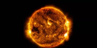 Mặt trời có màu gì?