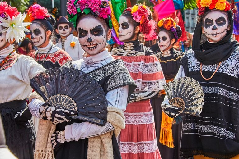 13 cách Halloween được tổ chức trên khắp thế giới