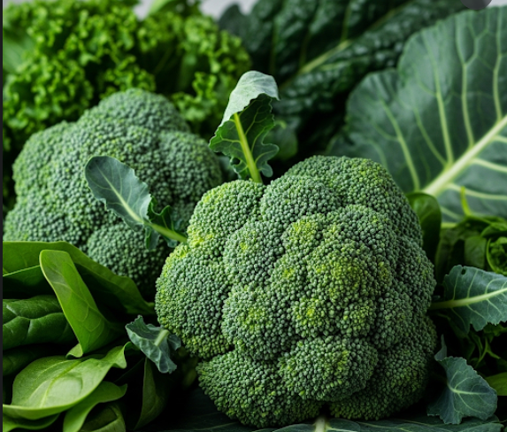 Bông Cải Xanh và Rau Lá Xanh Đậm: Tổ Hợp Vitamin K và Folate